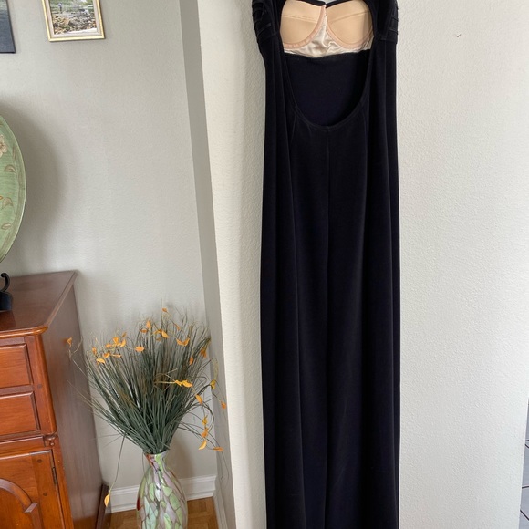 Tadashi full length black gown - Picture 4 of 8